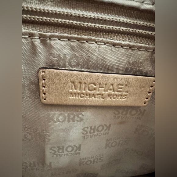 Michael Kors Crossbody / Signature Hamilton Crossbody; Brown EUC - Picture 11 of 13